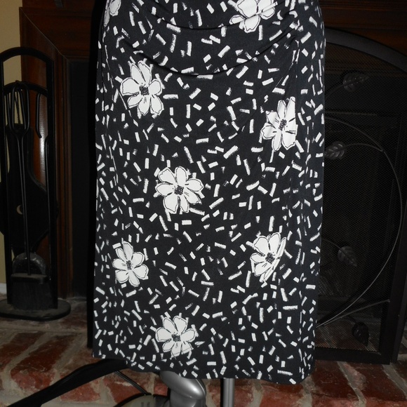 NWT Taylor black and white faux wrap dress, 6 - Picture 2 of 7